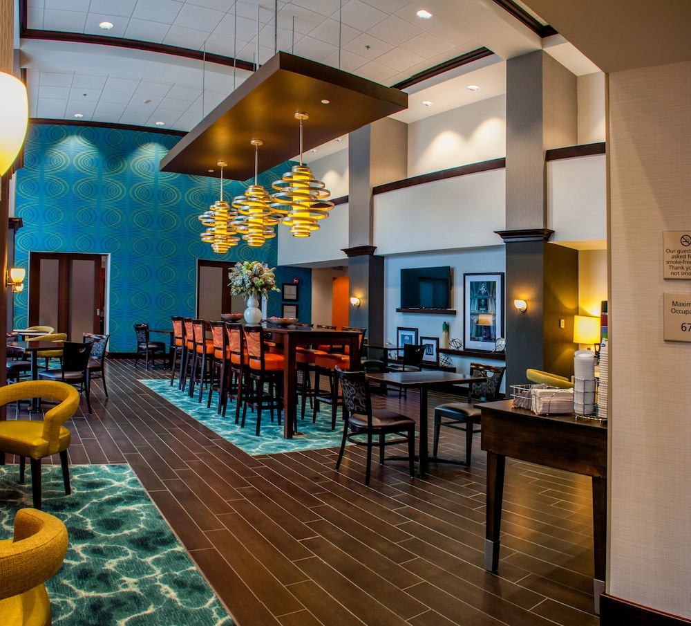 Hampton Inn Suites Mishawaka S Bend At Heritage Square In 45/61