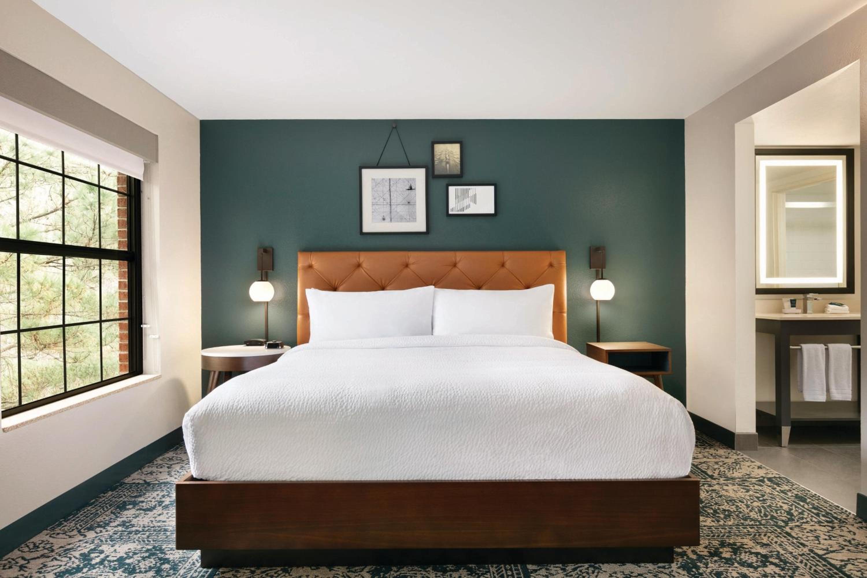 Guest Room, Traditional, King Bed