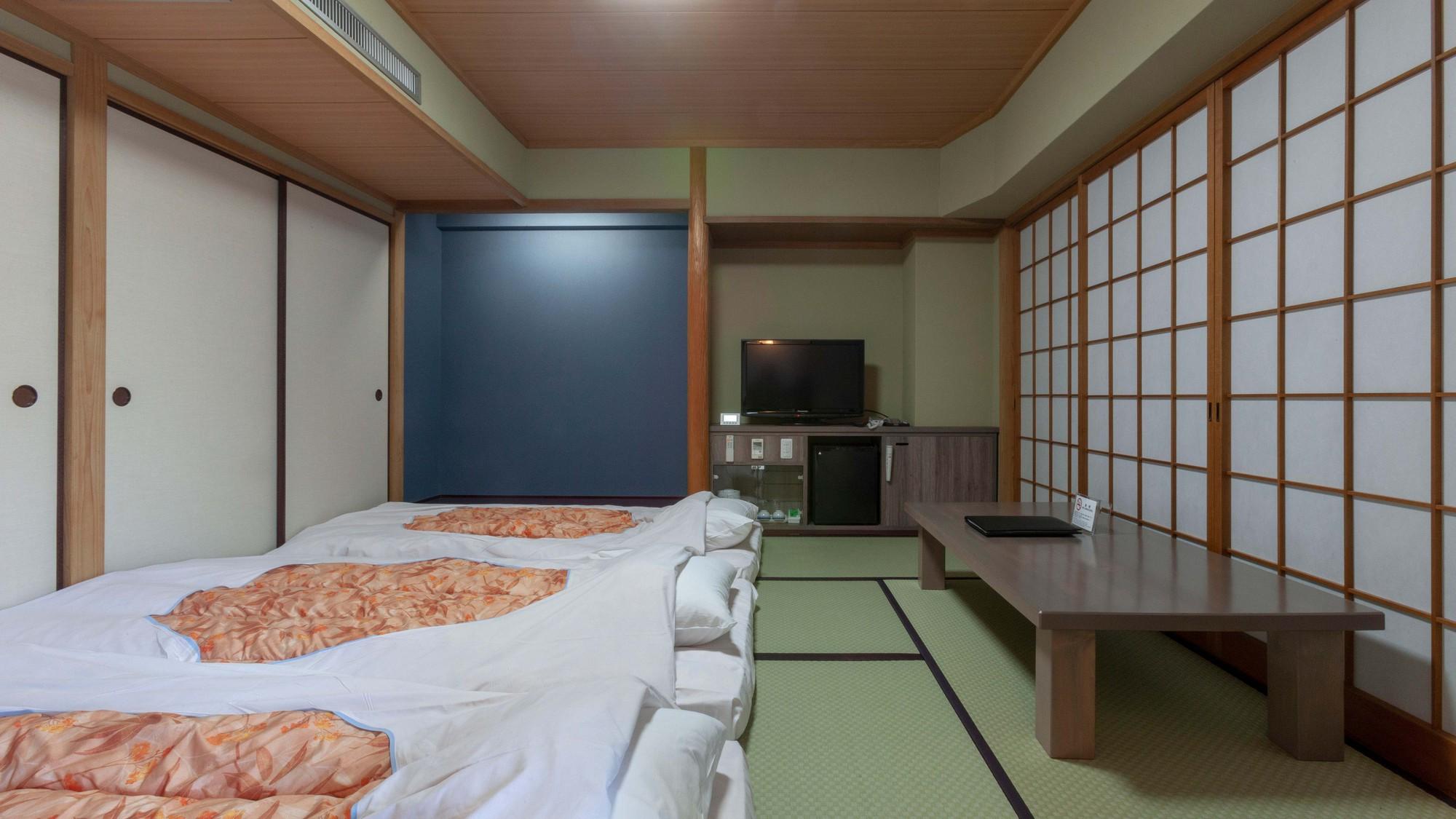 Japanese, Waterway View, Mountain View, Tatami