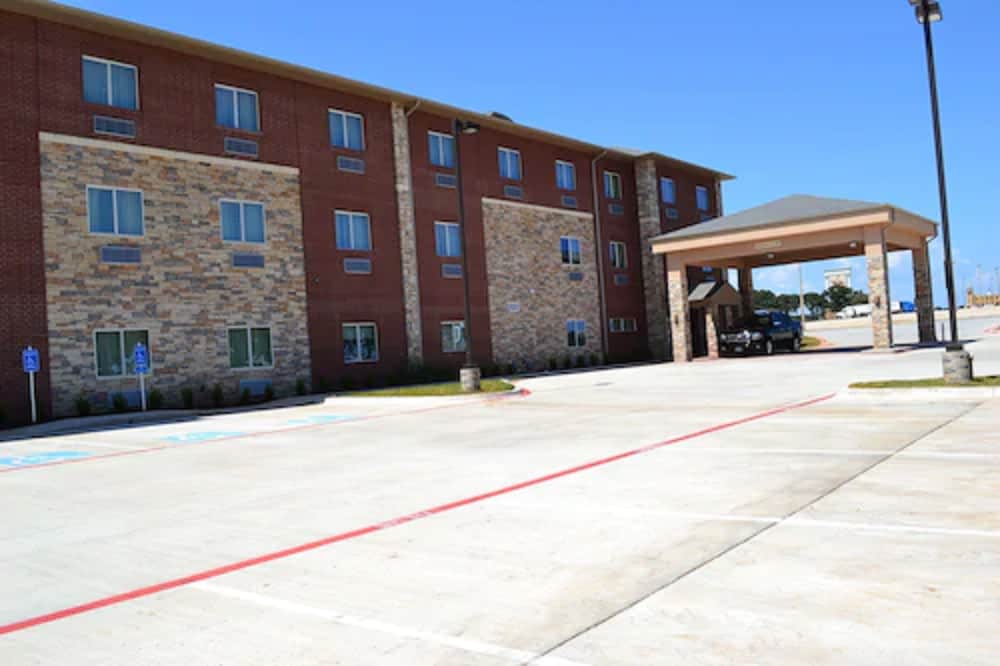 Red River Inn And Suites 42/44