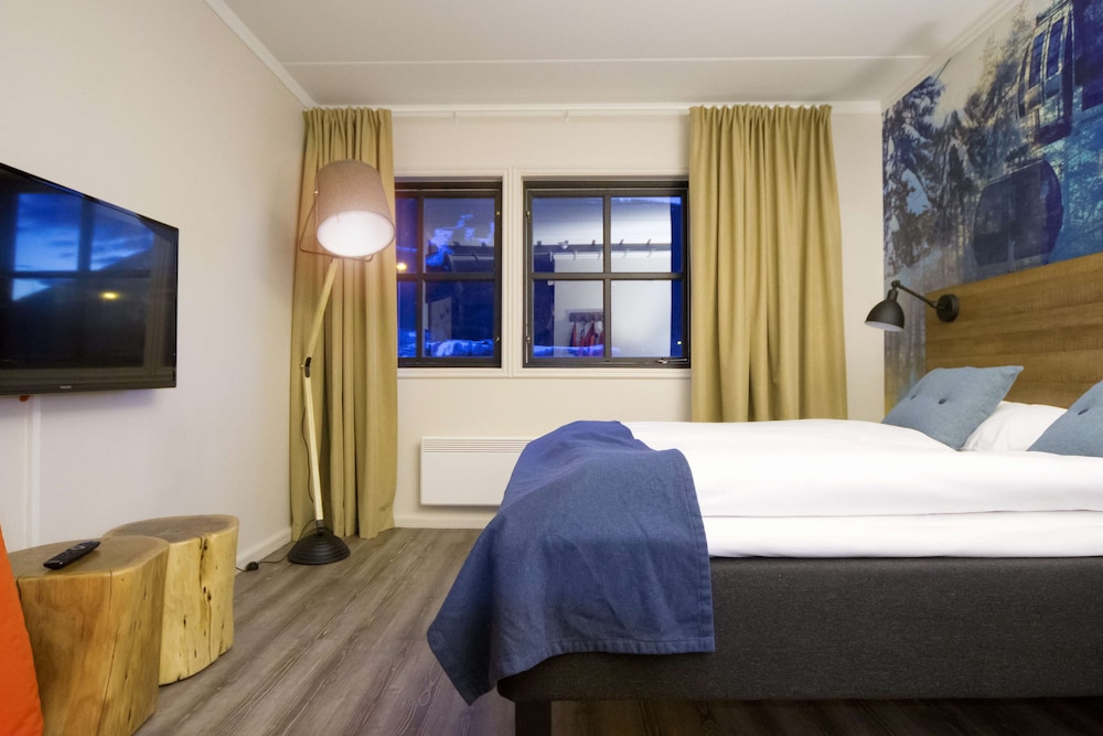 Superior, Queen Bed
