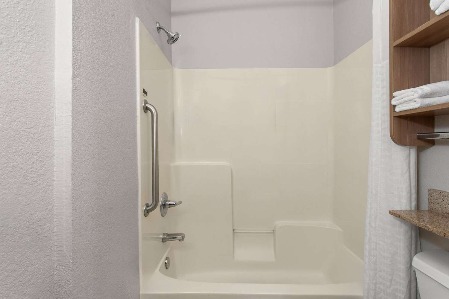 Microtel Inn & Suites by Wyndham Panama City 41/43
