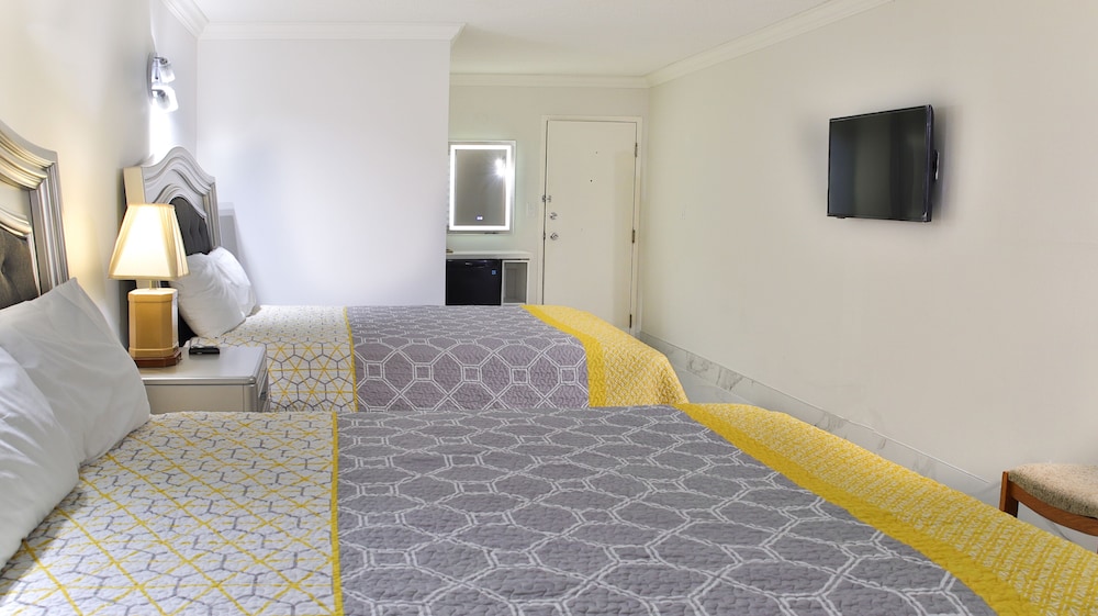 Diplomat Inn 20/58