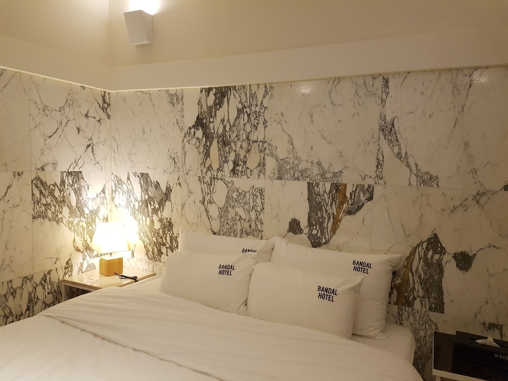 Bandal Hotel 16/25