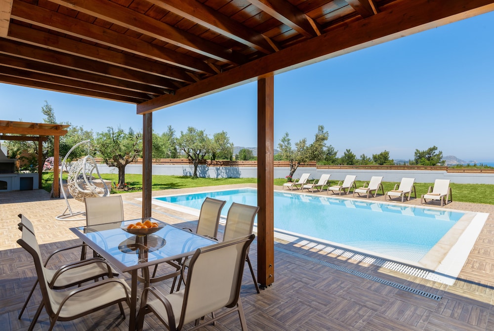Sperveri Enalio Villas 11/30