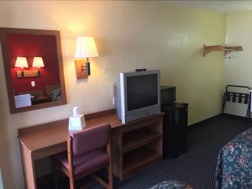 Relax Inn West Amarillo Medical Center 15/23