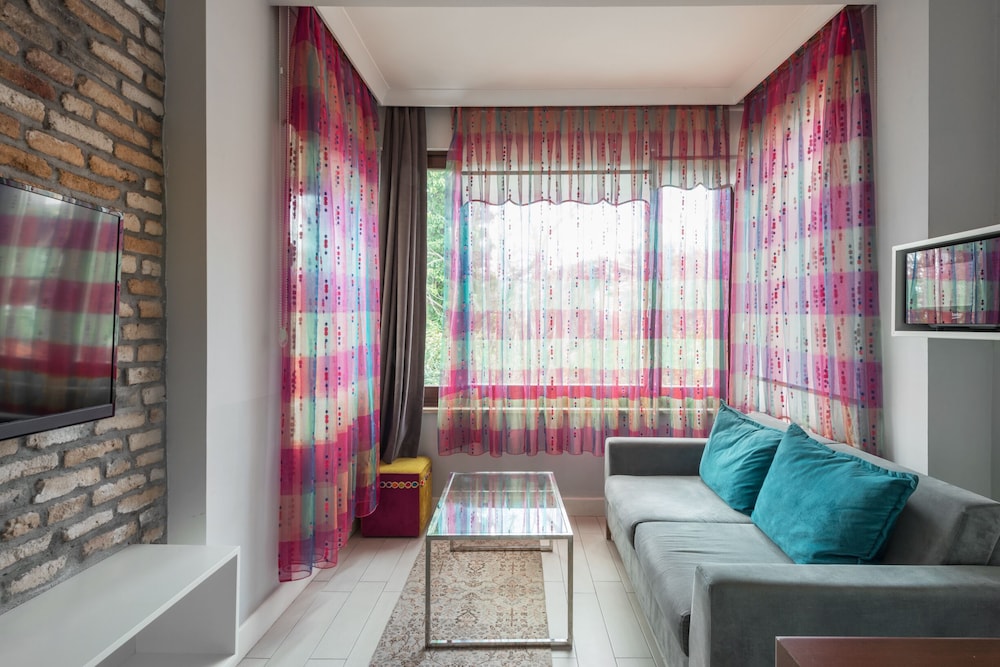 Delight Deluxe Apart Hotel 54/72
