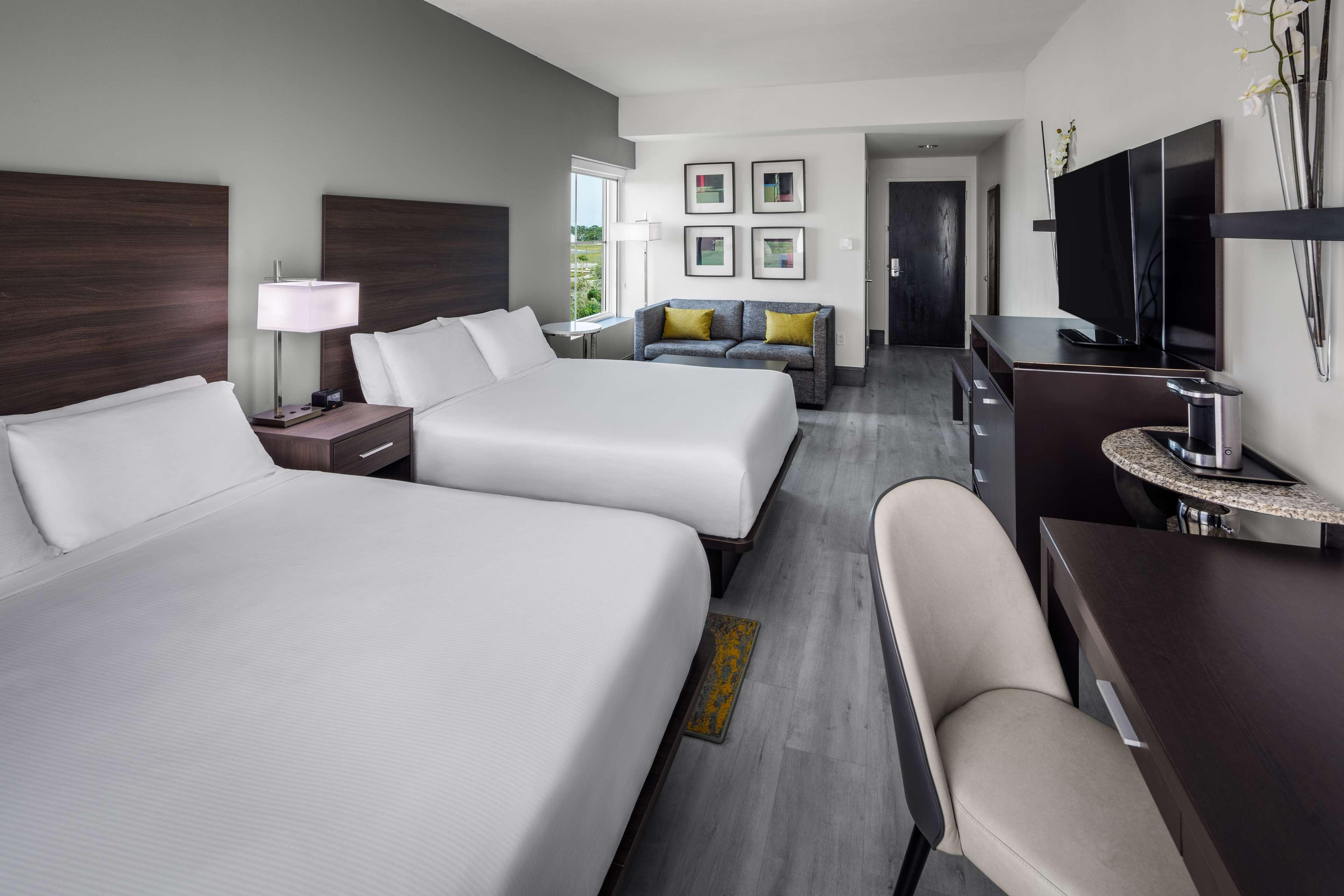 ROOM, 2 QUEEN BEDS, SOFA