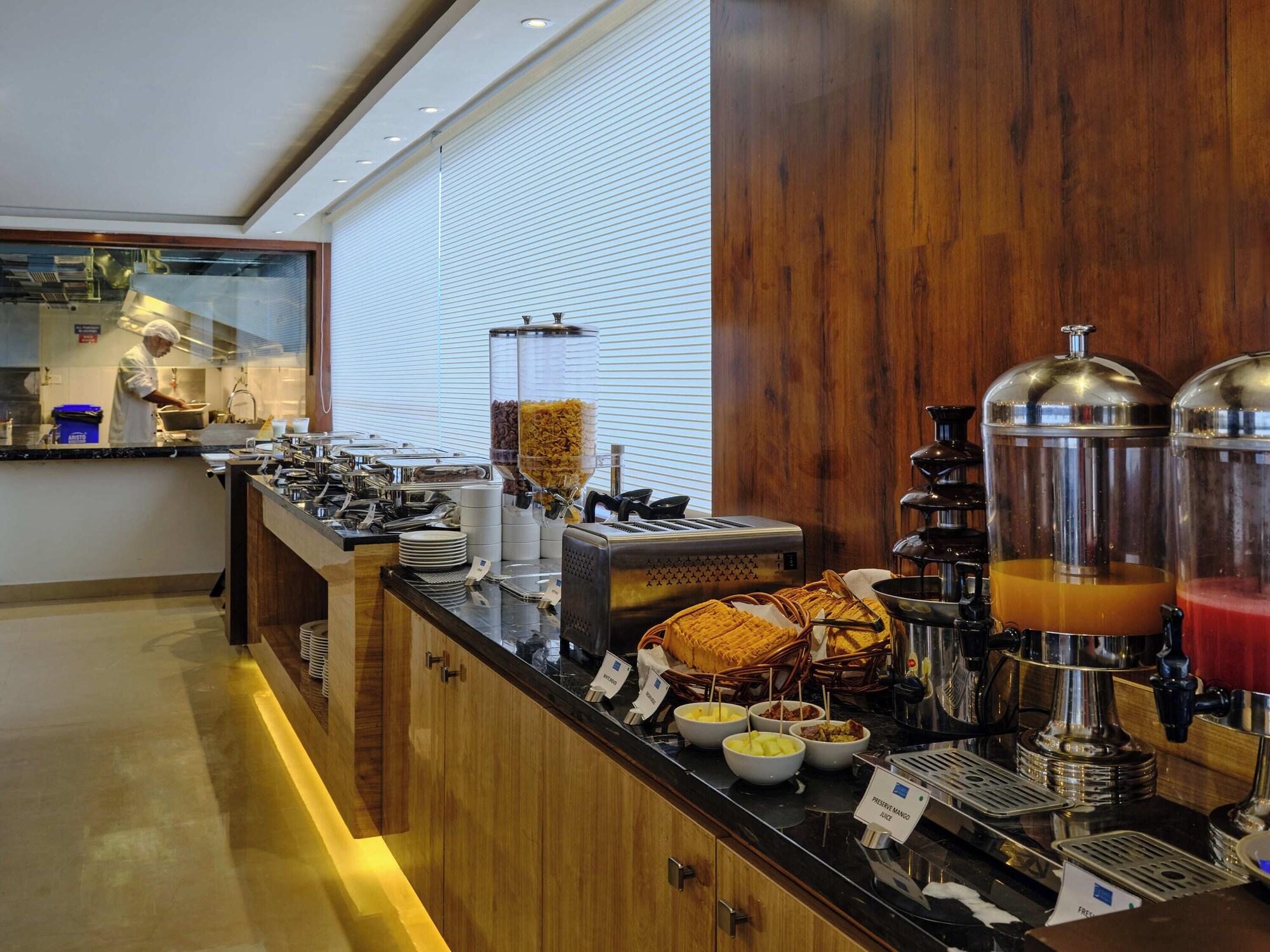 Essentia Premier Hotel Pune 15/29