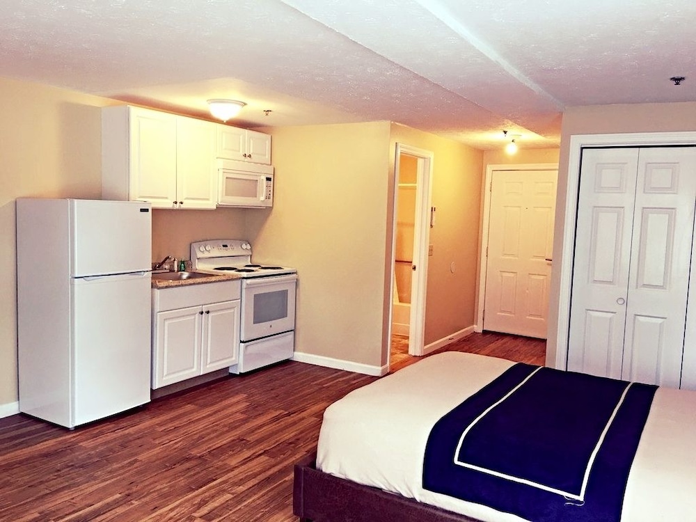 Grand Beach Inn 25/39