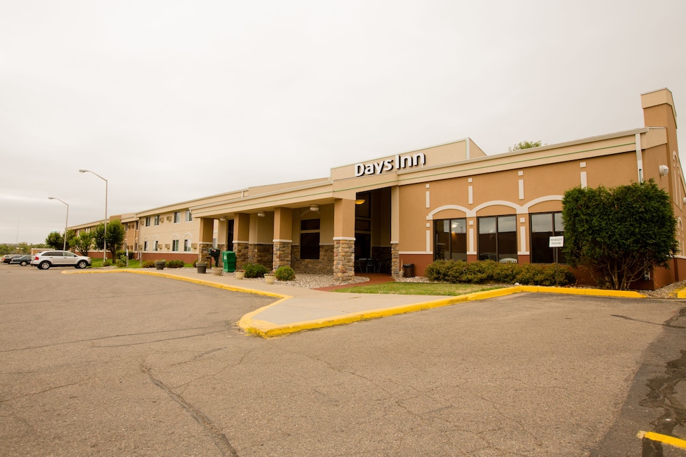 Days Inn by Wyndham Minot 3/30