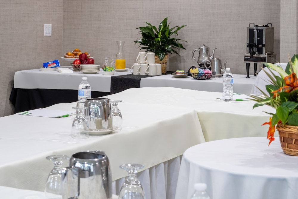 Holiday Inn Long Island - Islip Arpt East 7/46