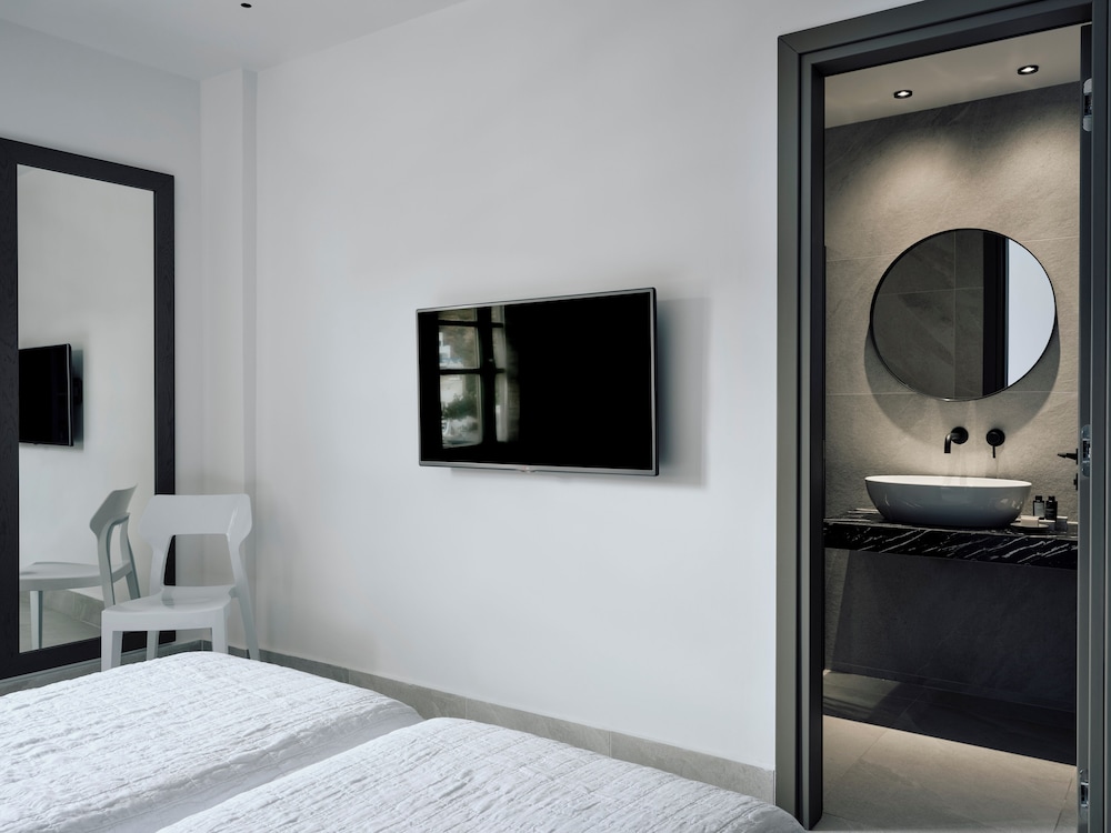 Acteon Hotel 33/52