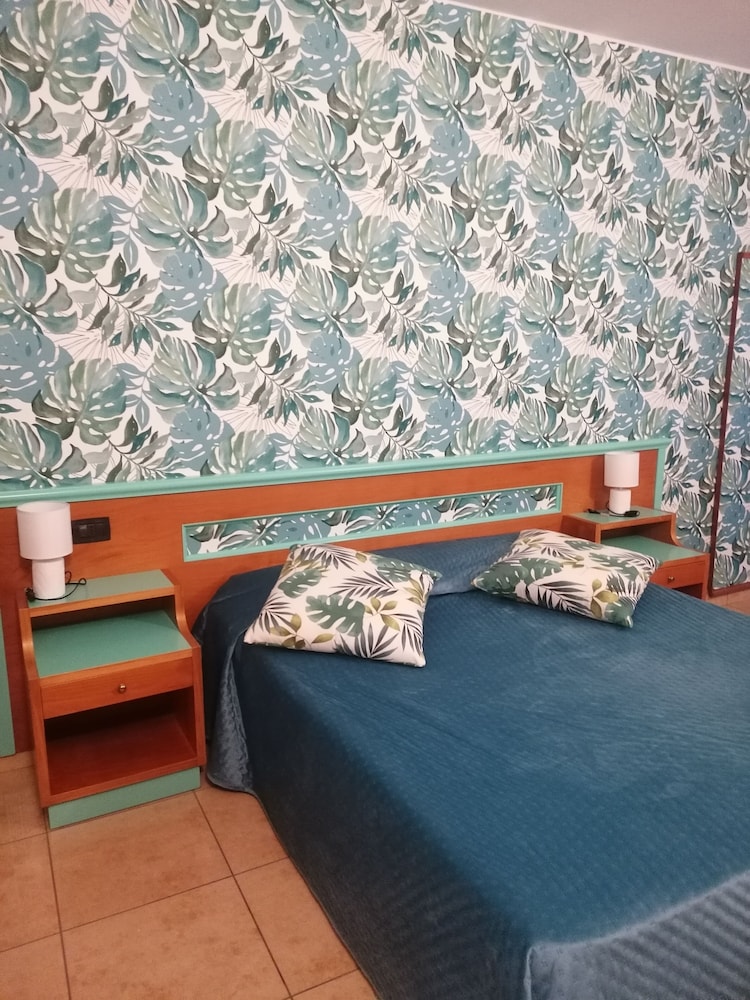 Hotel Esperia 7/45