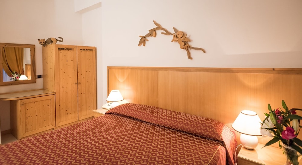 Hotel Gialletti 4/48