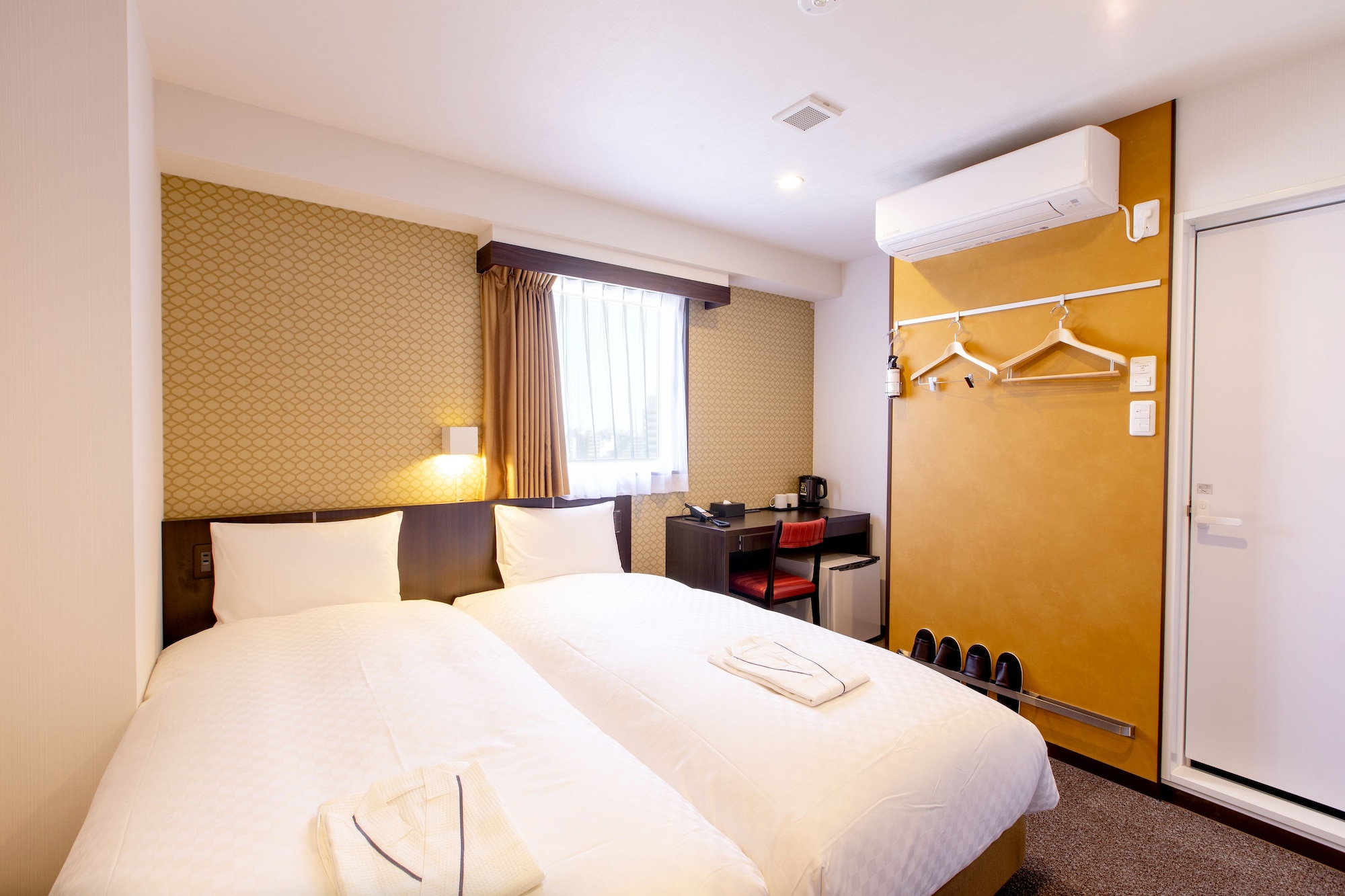 STANDARD, TWIN BEDS
