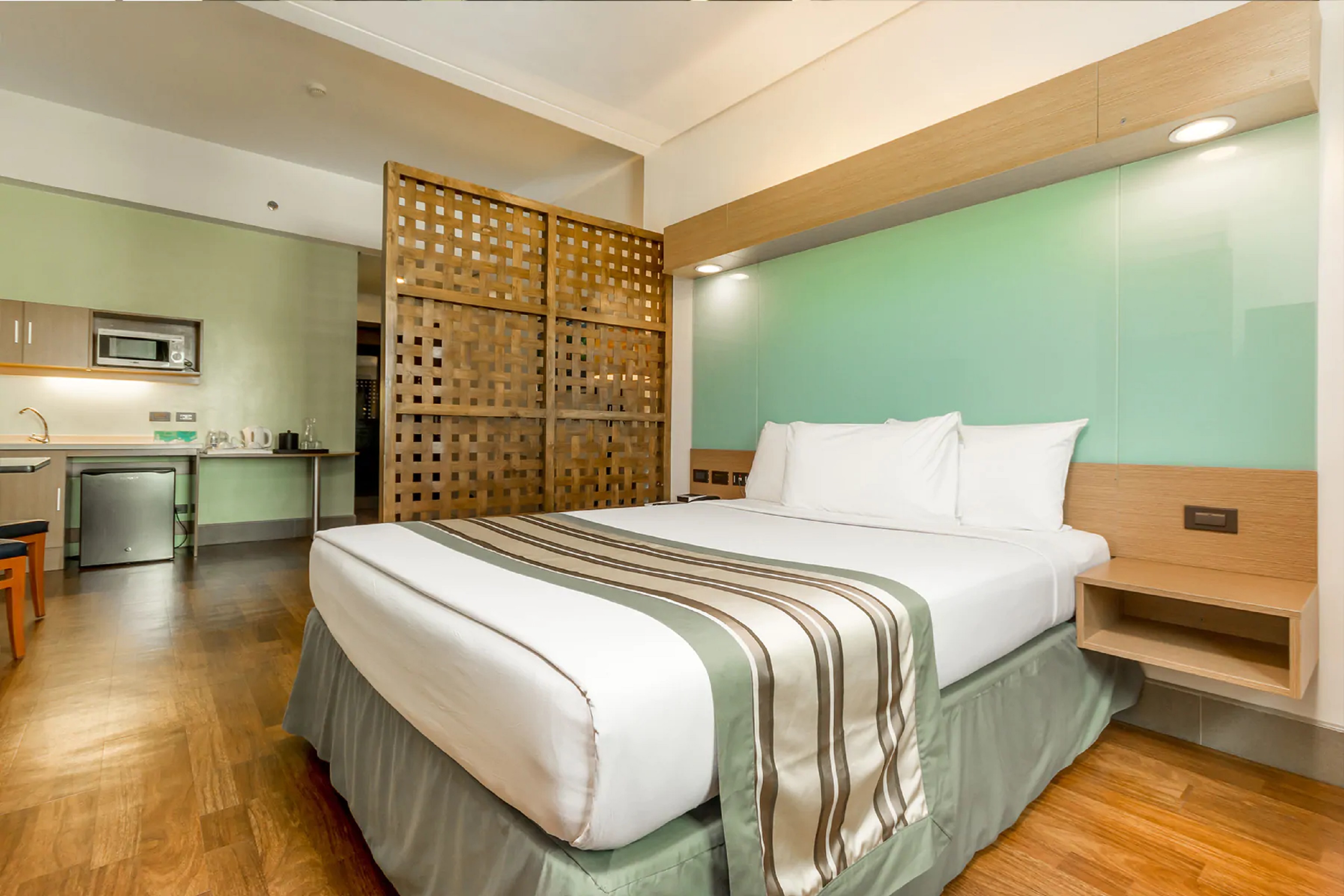 Room, Queen Bed