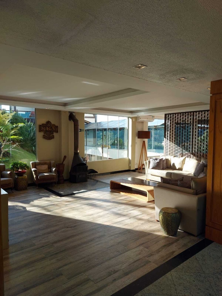 Sky Valle Hotel 45/72