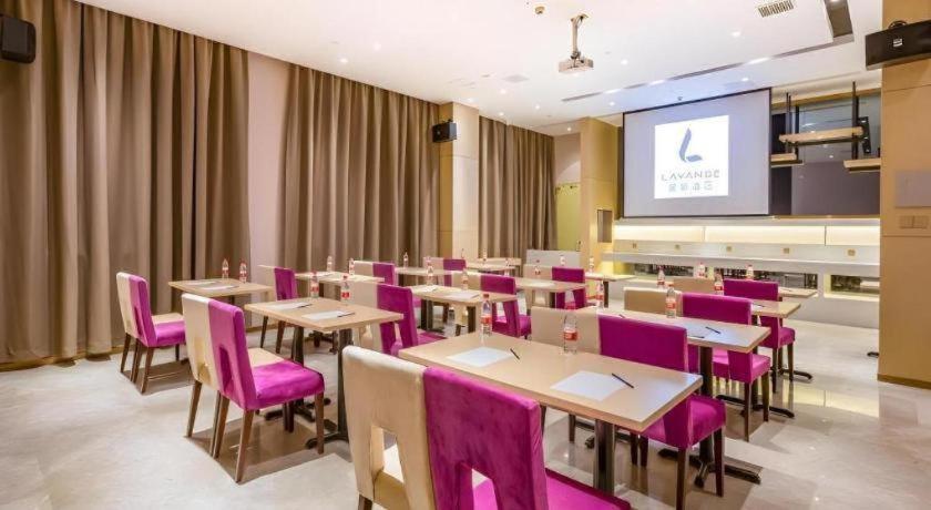 Lavande Hotels Langfang Municipal government 45/49