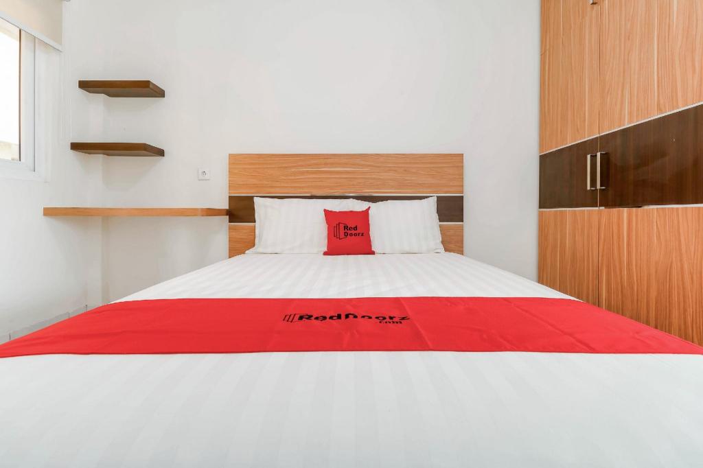 Reddoorz Plus Near Palembang Square Mall 20/33