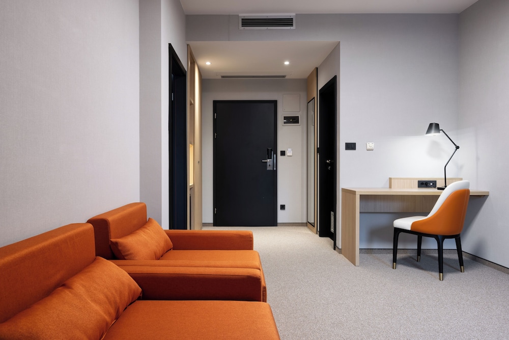 Hotel Kompas 27/48