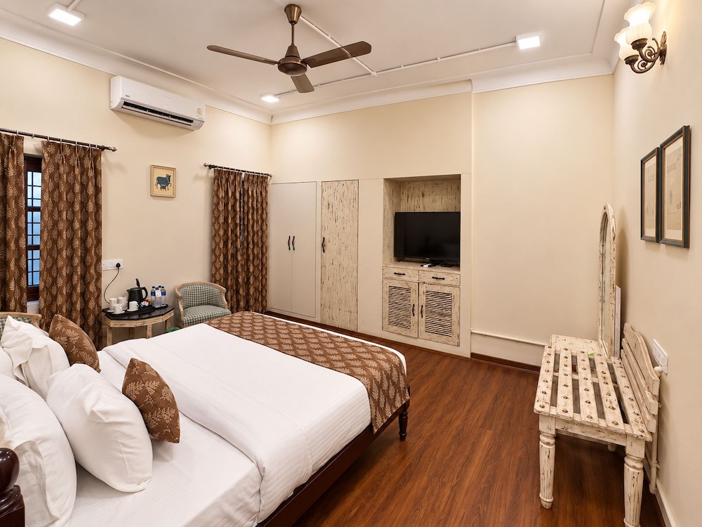 Hotel Swaroop Vilas 16/49