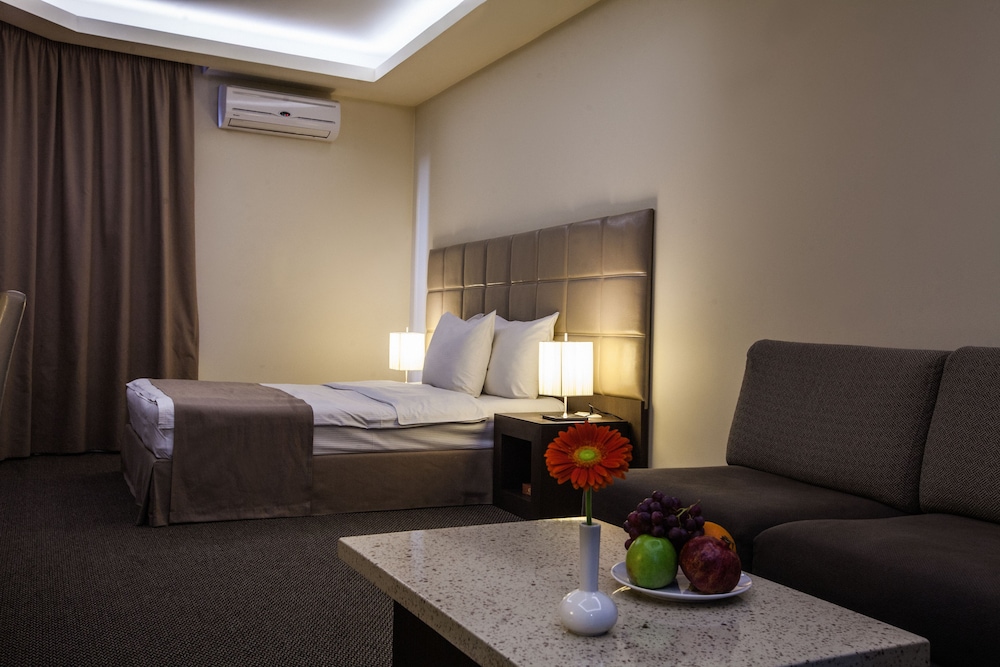 Aviatrans Hotel 43/55