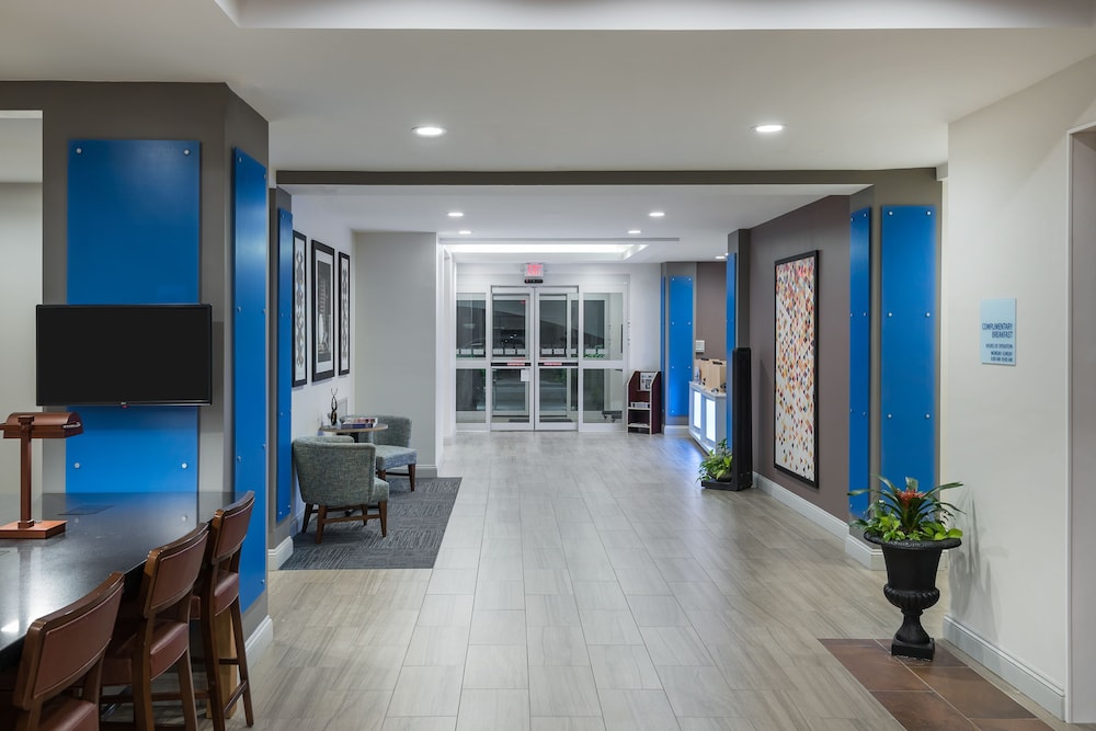 Holiday Inn Express and Suites Florence I-95 and I-20 Civic Ctr, an IHG Hotel 47/70