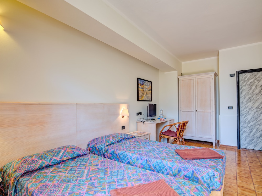 Leonardo Da Vinci Hotel 23/73