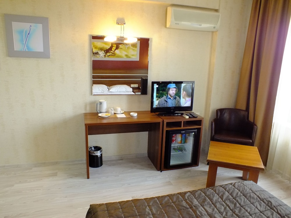 Lifos Hotel 40/48