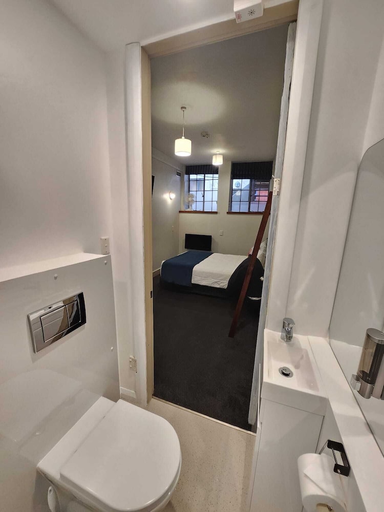 U Boutique Hotel Wellington, SureStay Collection by BW 68/68
