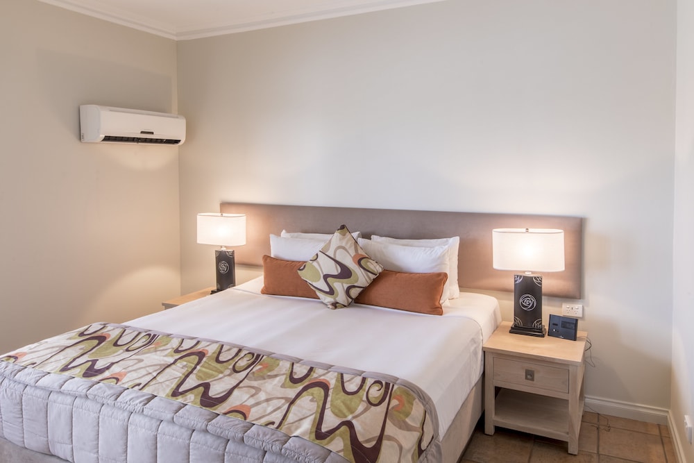 Moonlight Bay Suites 8/41