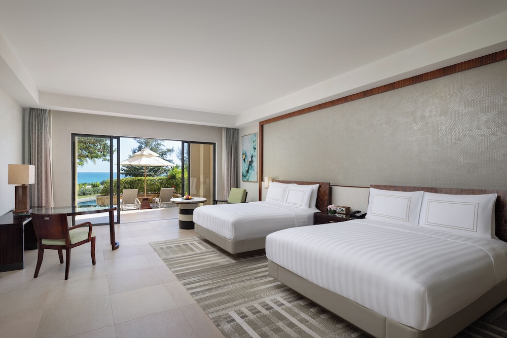 Lagoon, 2 Double Beds