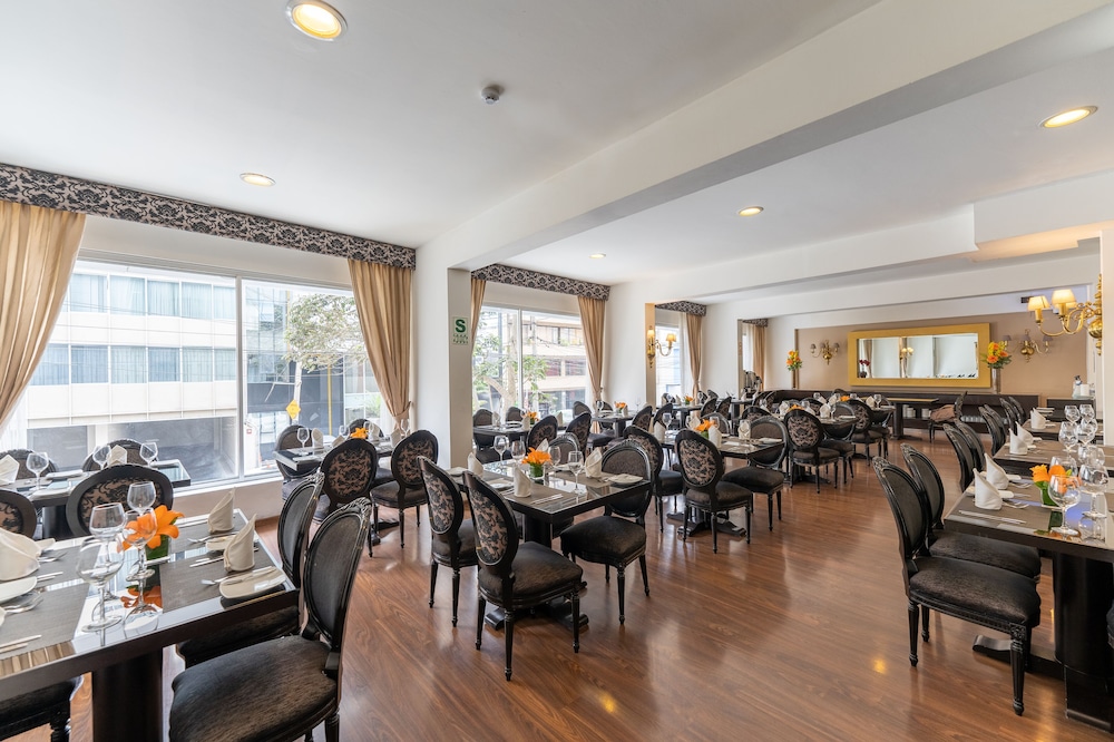 HOTEL JOSE ANTONIO 33/50