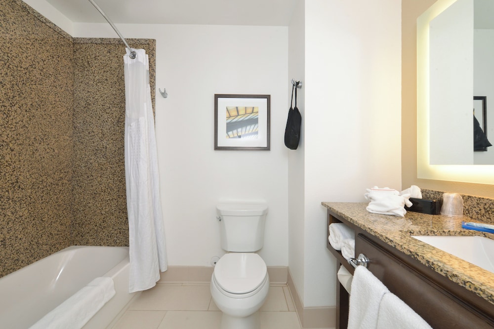 جناح بسرير كينج لذوي الإعاقة، Holiday Inn Express Suites Pocatello 5/8