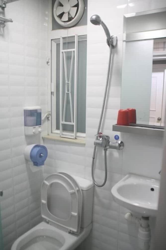 K & B Hostel 56/64