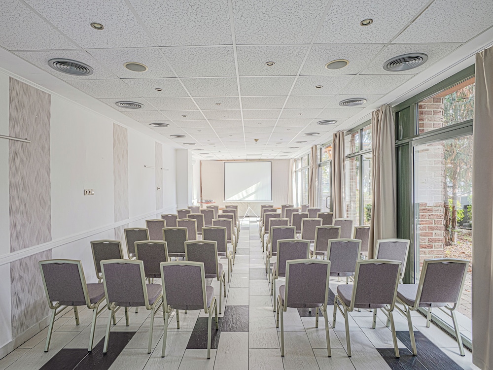 Holiday Beach Budapest Wellness 61/72