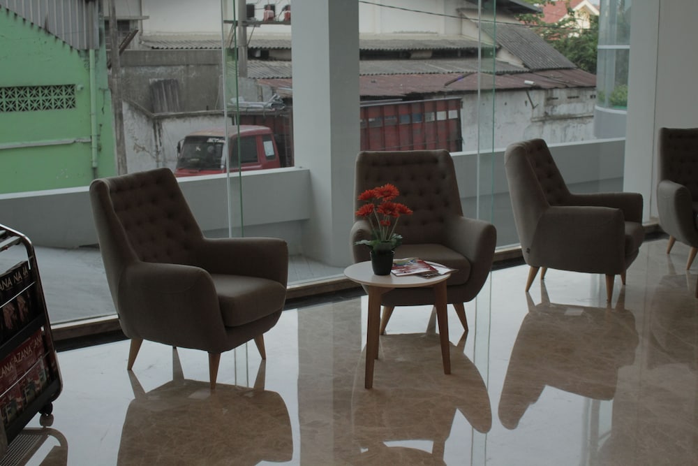 The Azana Hotel Airport Semarang 27/37