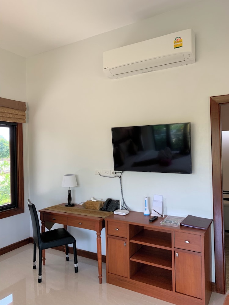 ThaiLife Wellness & Meditation Resort 68/80