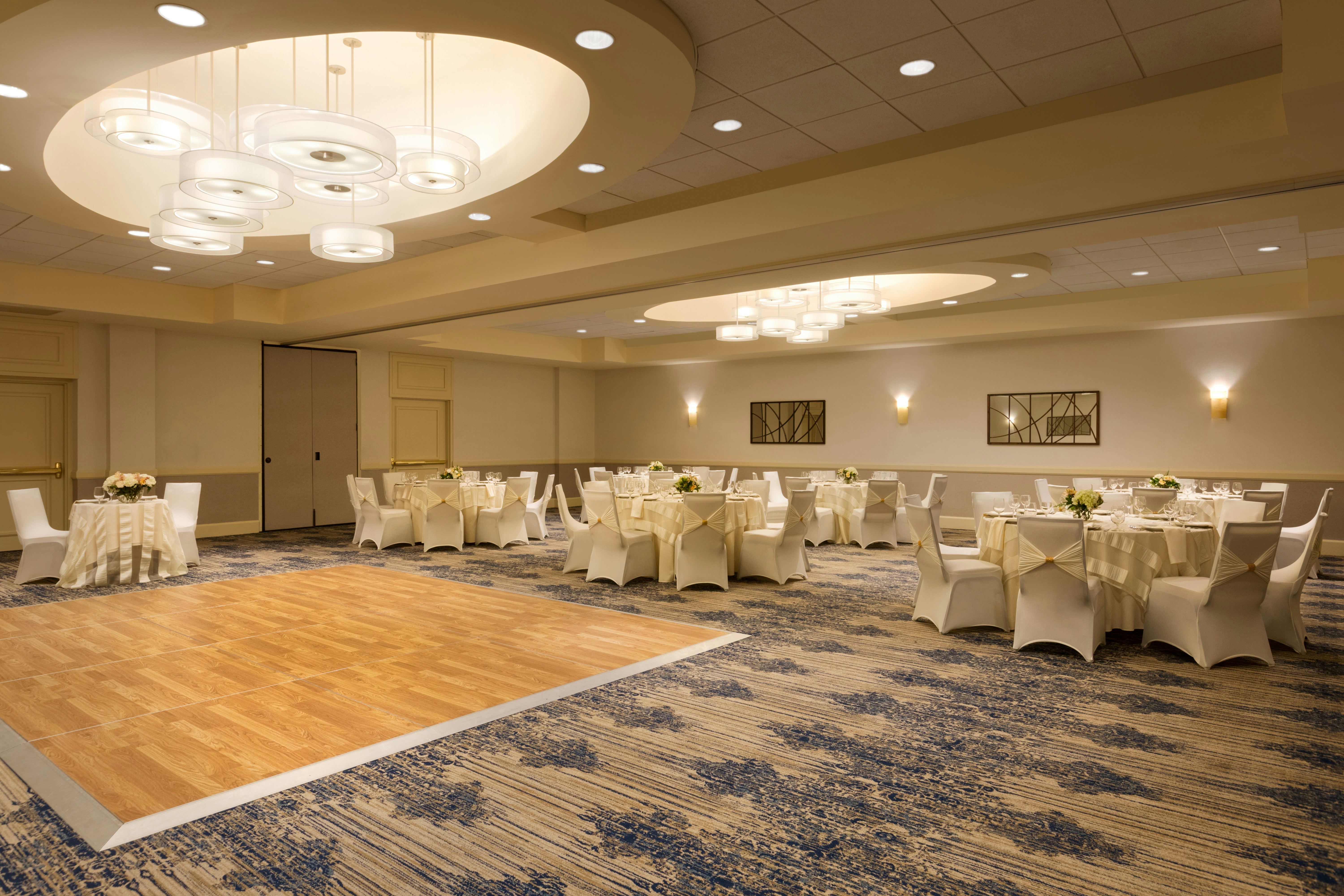 Embassy Suites by Hilton Boston Waltham 66/66