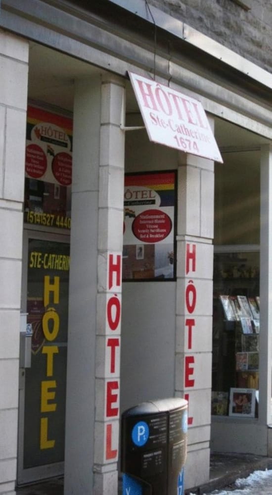 Hotel Ste-Catherine 2/30