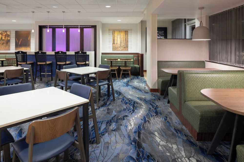 Fairfield Inn Suites Springfield Northampton Amherst 40/52
