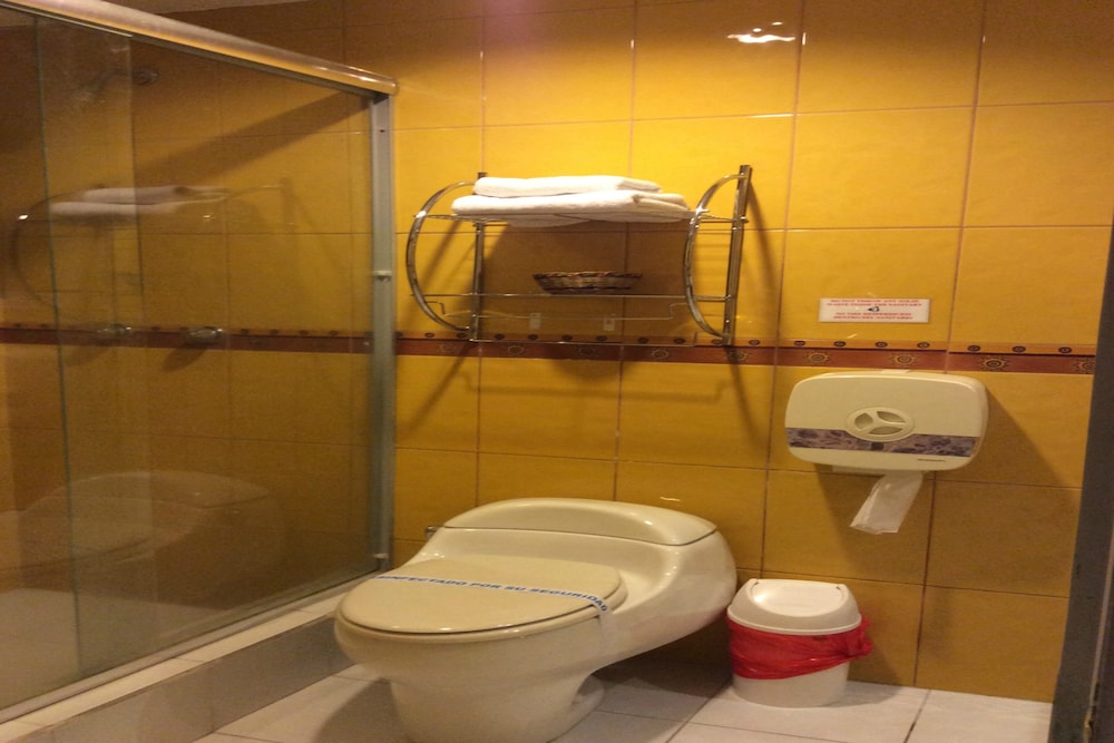 Hostal Mitad Del Mundo 69/69