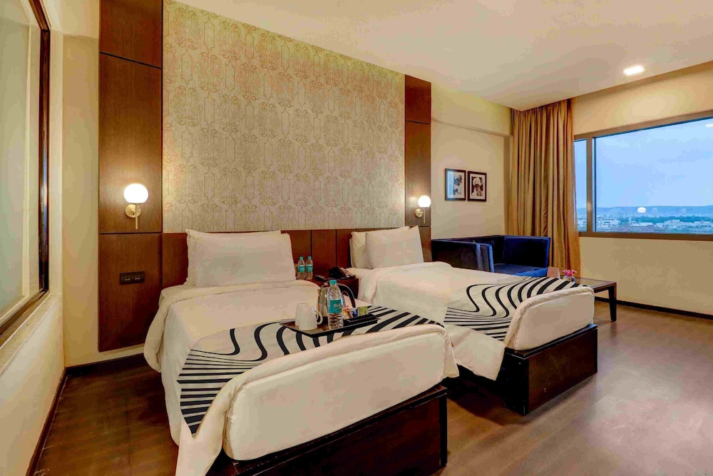 Sunday Hotel Jaipur 20/55