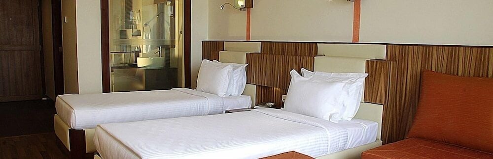 Gokulam Park Hotel & Convention Centre 10/16