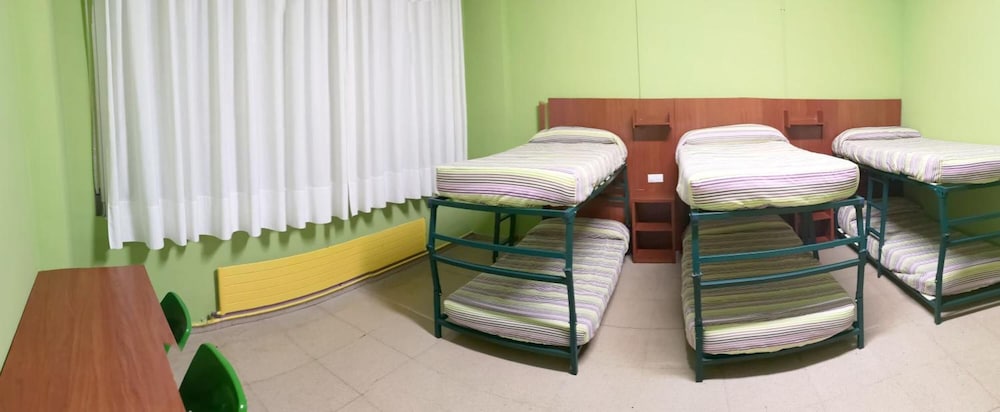 Albergue Jaca 10/44