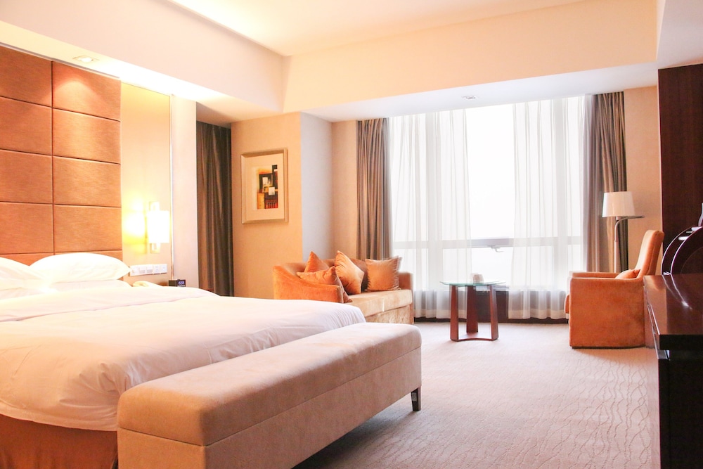 Crowne Plaza Yantai Seaview 16/82