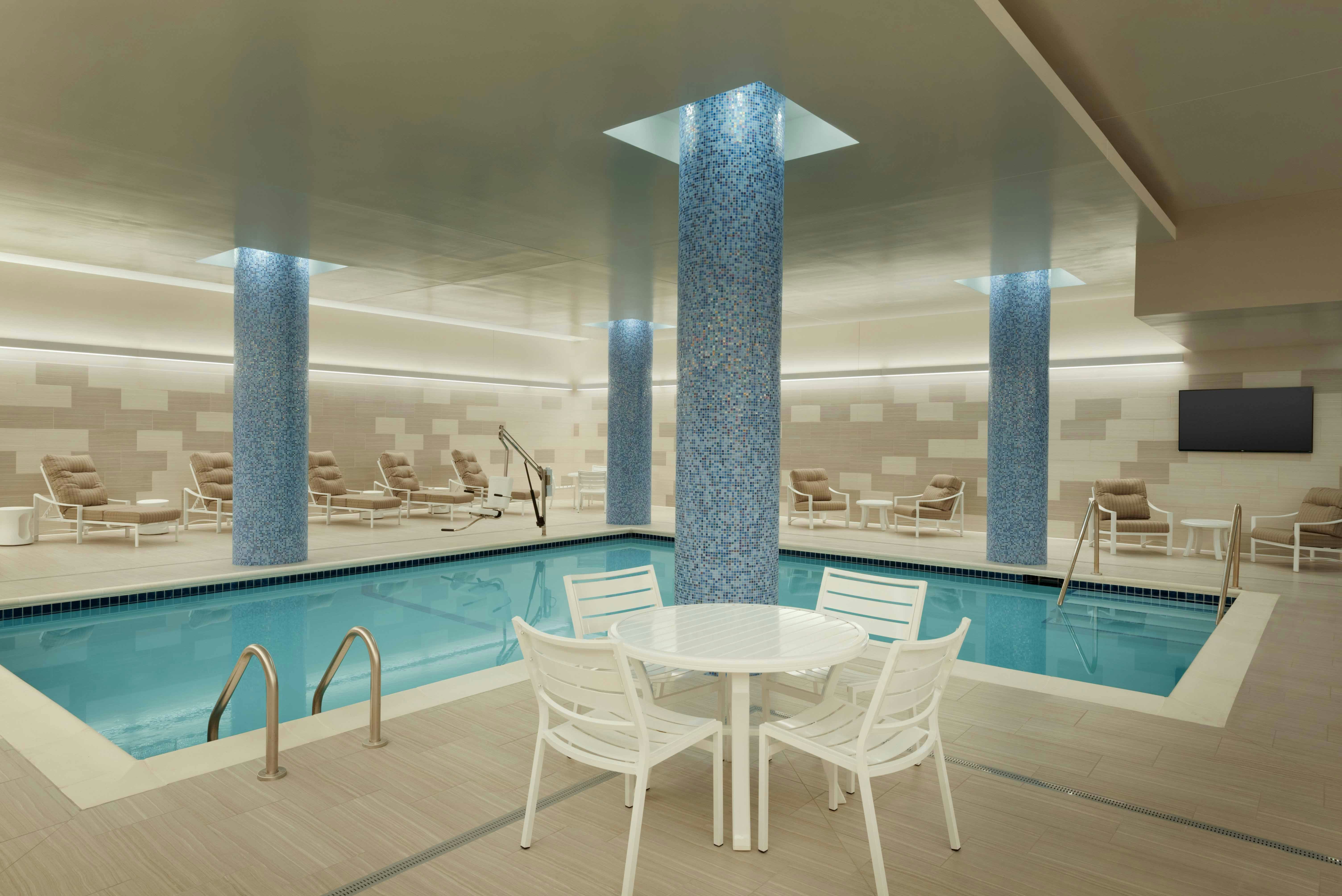 Embassy Suites By Hilton Minneapolis Downtown Hotel 24/62