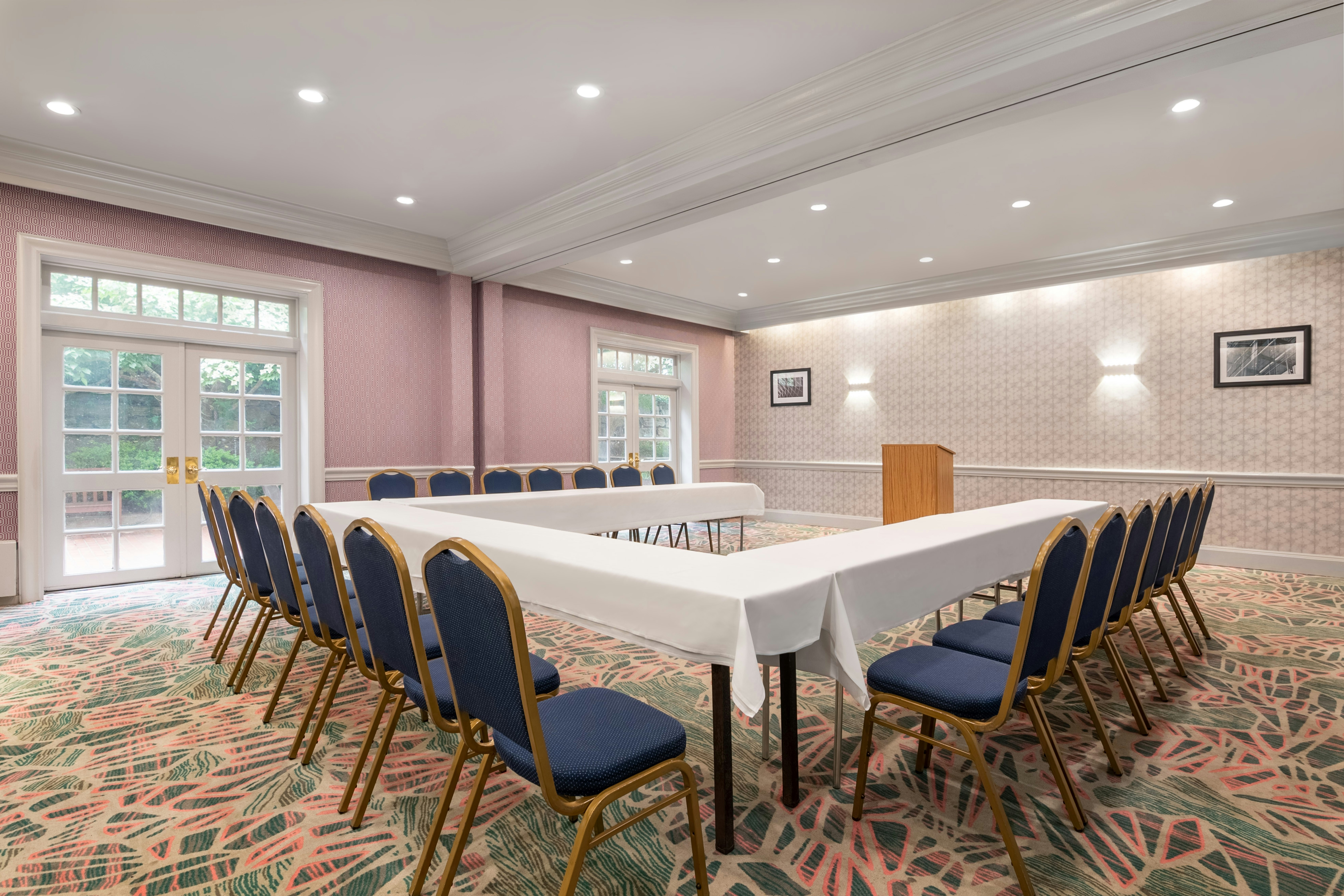 Hampton Inn and Suites Stamford 35/46