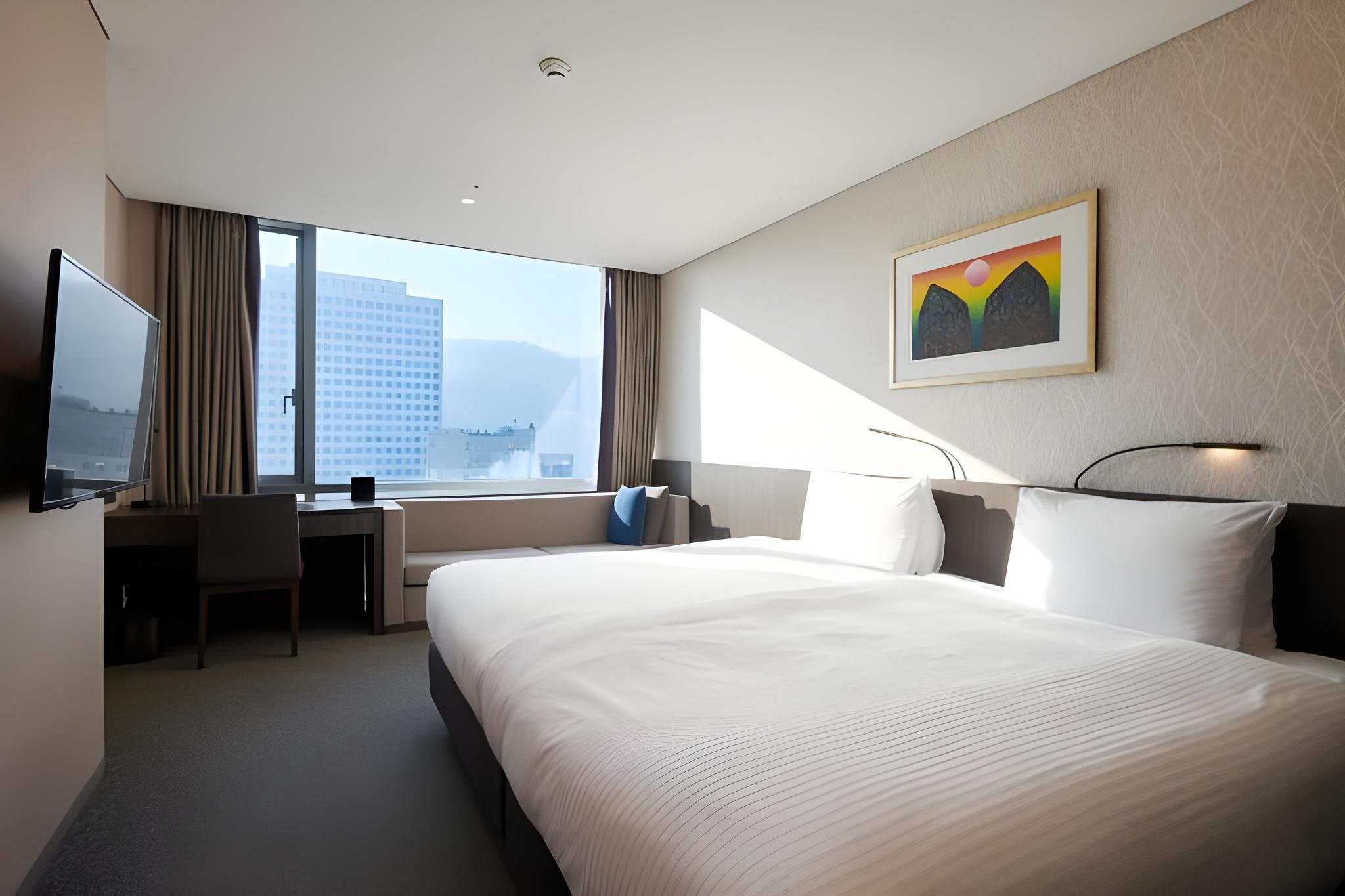 Hollywood, Double Bed, No Parking